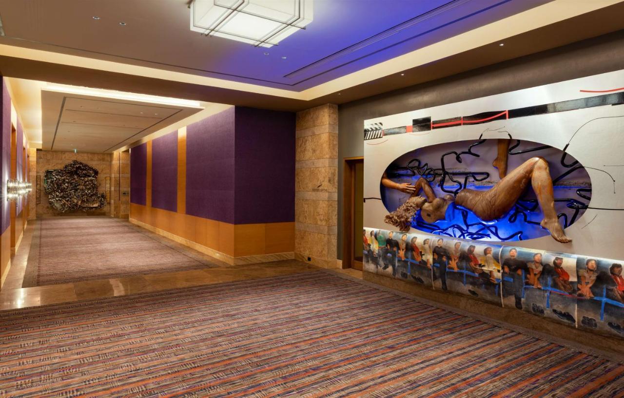 Grand Hyatt Mumbai Hotel And Residences Εξωτερικό φωτογραφία The hallway of the Hard Rock Hotel