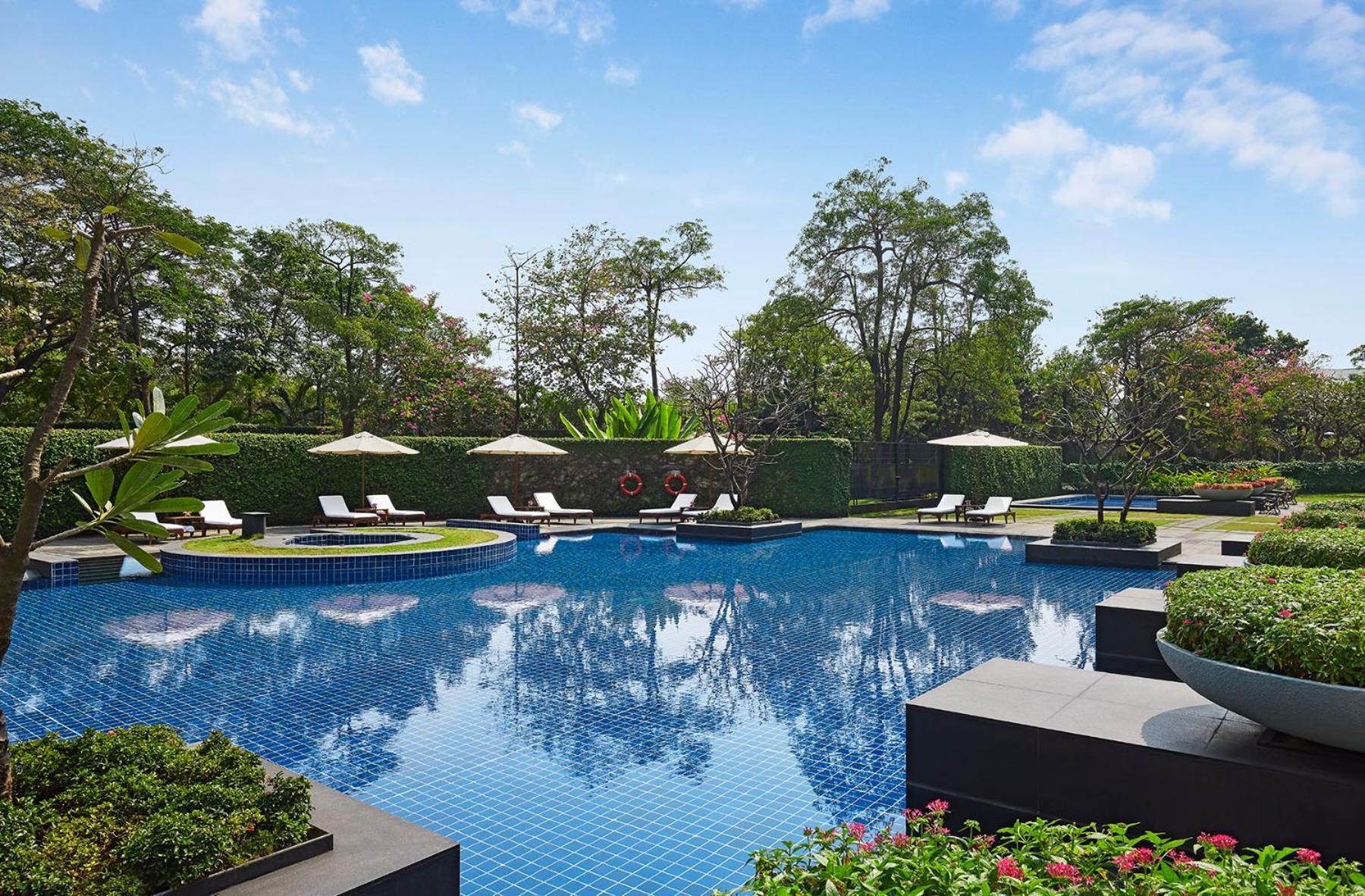 Grand Hyatt Mumbai Hotel And Residences Εξωτερικό φωτογραφία The pool at The Park, Hyderabad