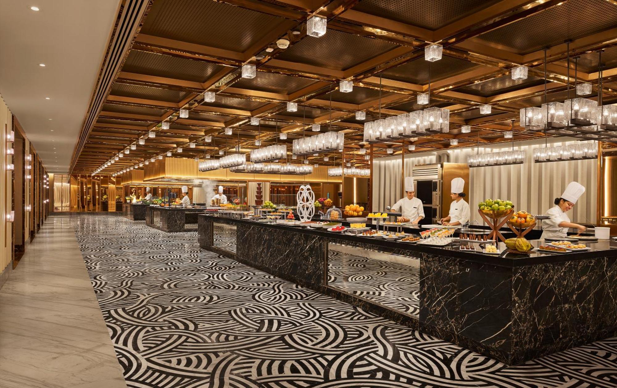 Grand Hyatt Mumbai Hotel And Residences Εξωτερικό φωτογραφία The buffet at the hotel